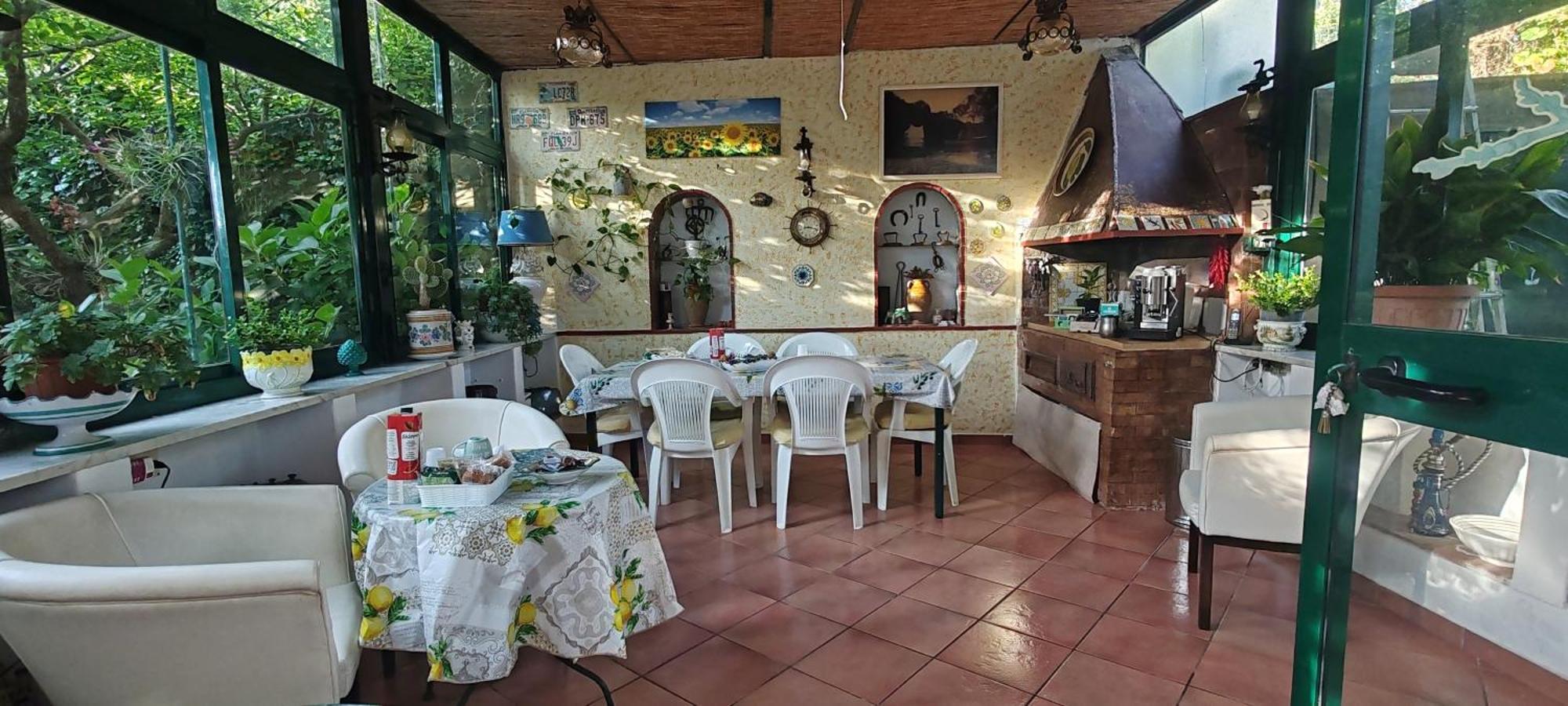 Villa Dei Fiori B&B Капрі Екстер'єр фото